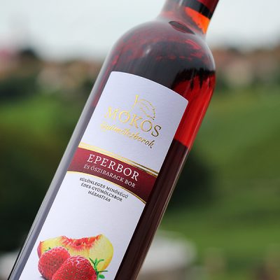 MOKOS Strawberry-Peach Fruit Wine (0.5l, 9.5%ABV) - Image 2